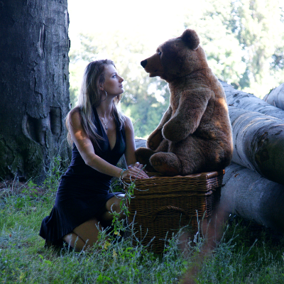 Karen & Nounours, par Xavier E. G. Dierick